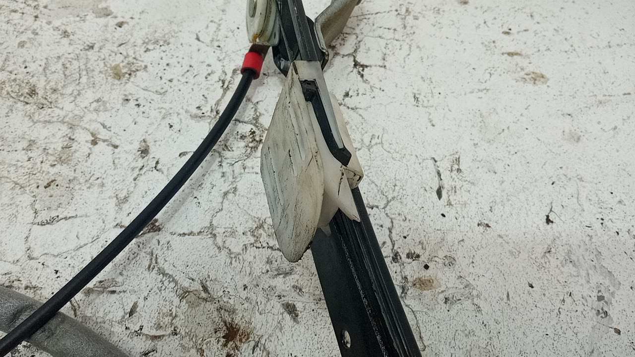 Стеклоподъемник электр. передний правый