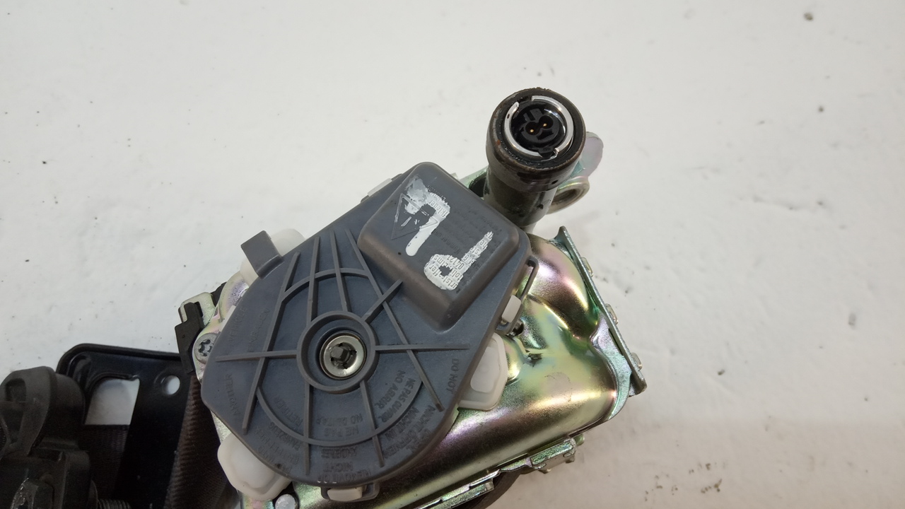 Ремень безопасности с пиропатроном