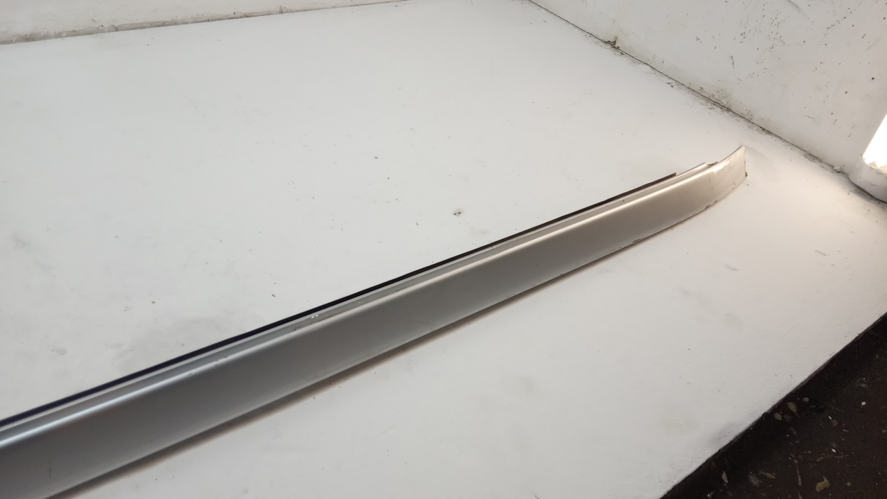 Рейлинг (релинг) правый (планка на крышу)