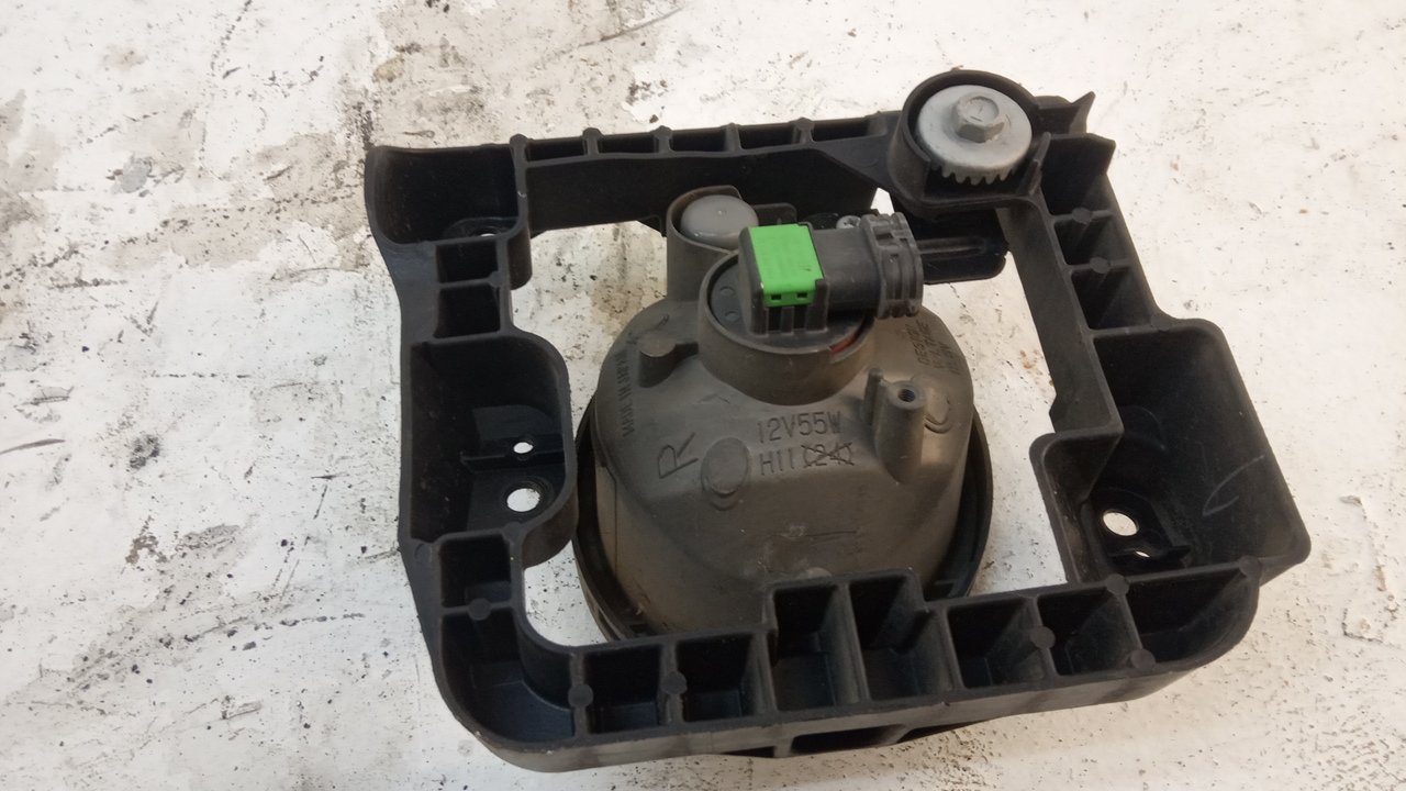 Фара противотуманная правая