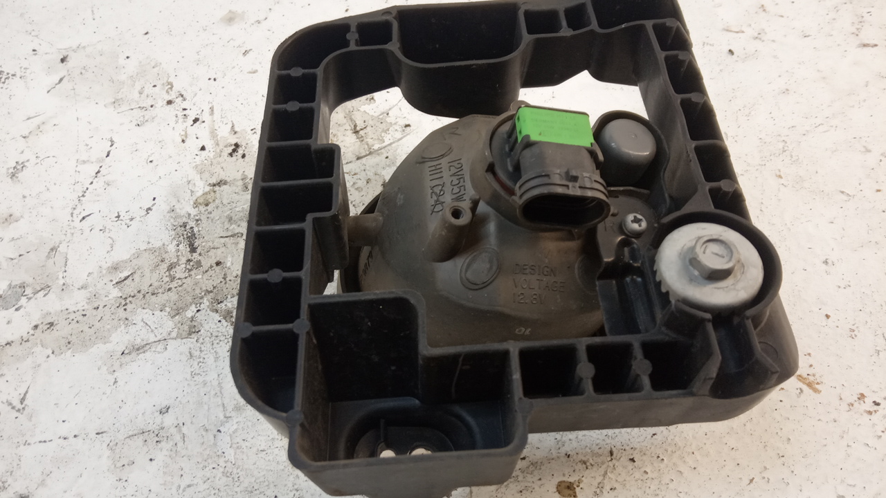 Фара противотуманная правая