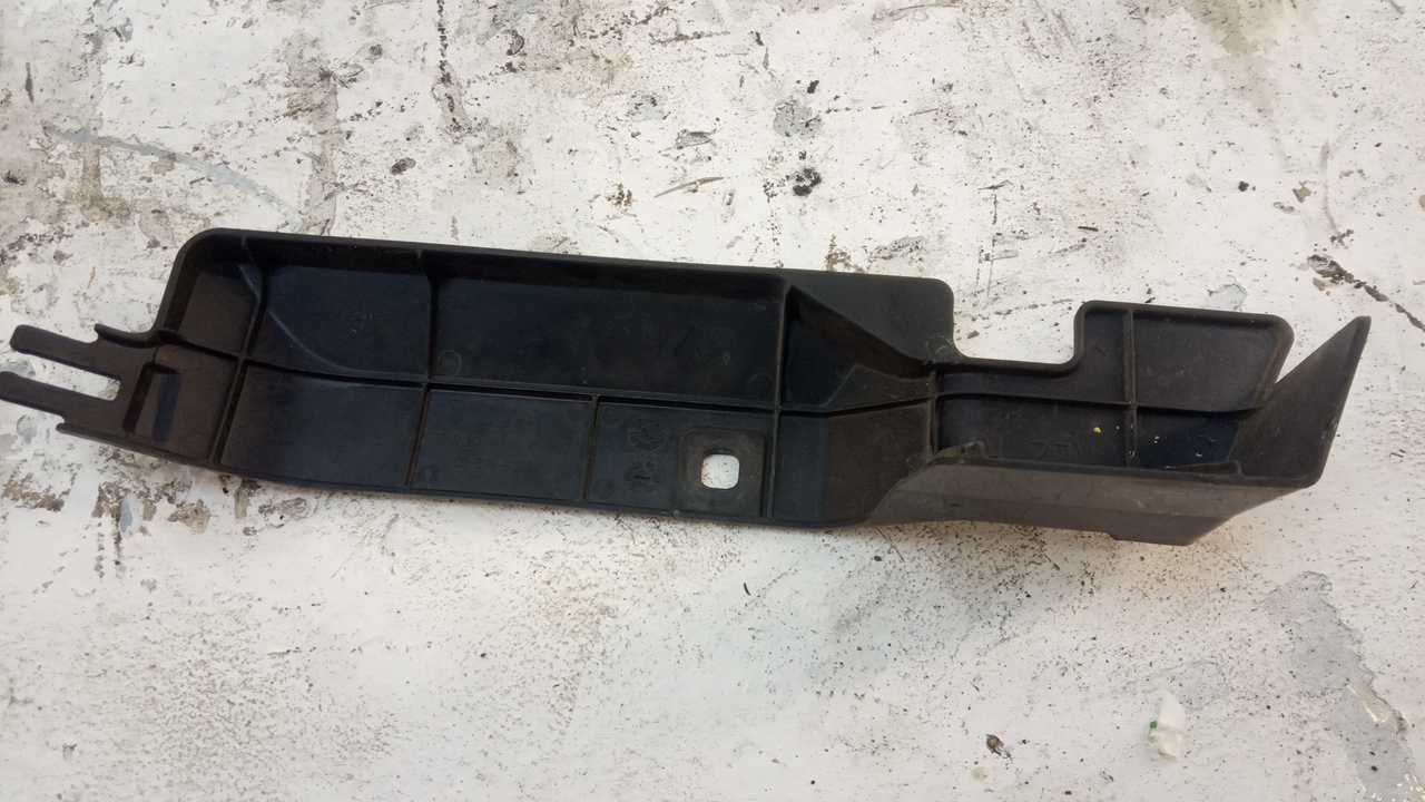 Воздуховод радиатора правый