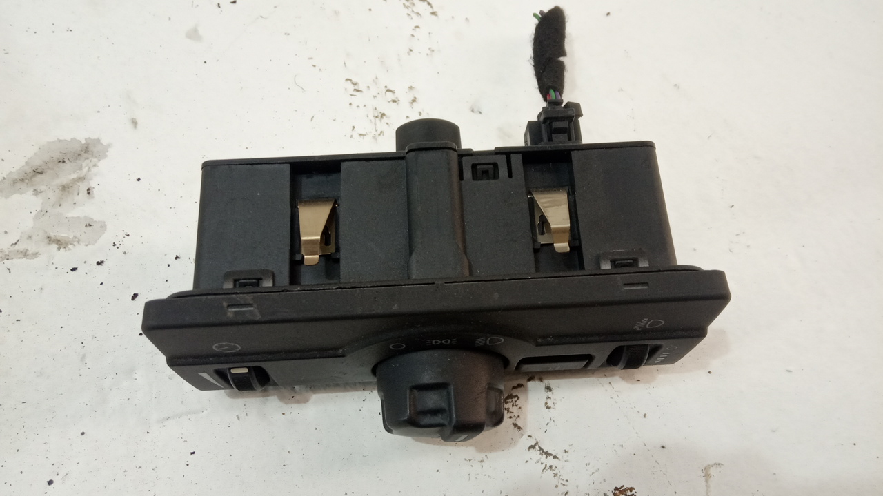 Переключатель света фар