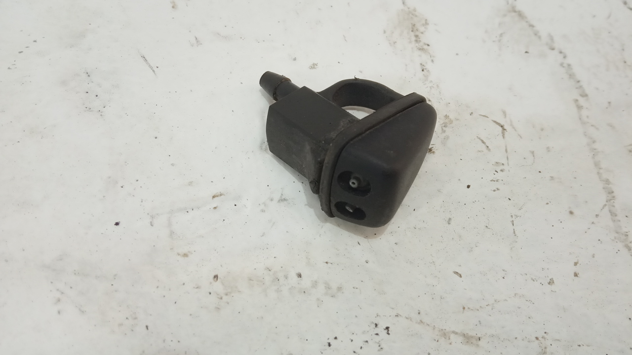 Форсунка омывателя лобового стекла