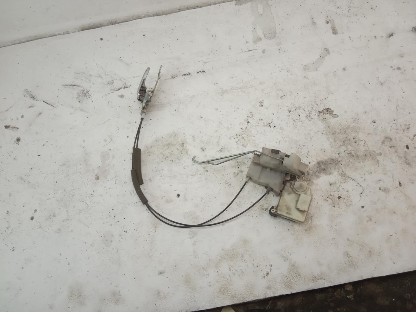 Замок двери задней левой