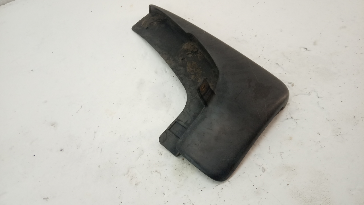 Брызговик задний правый