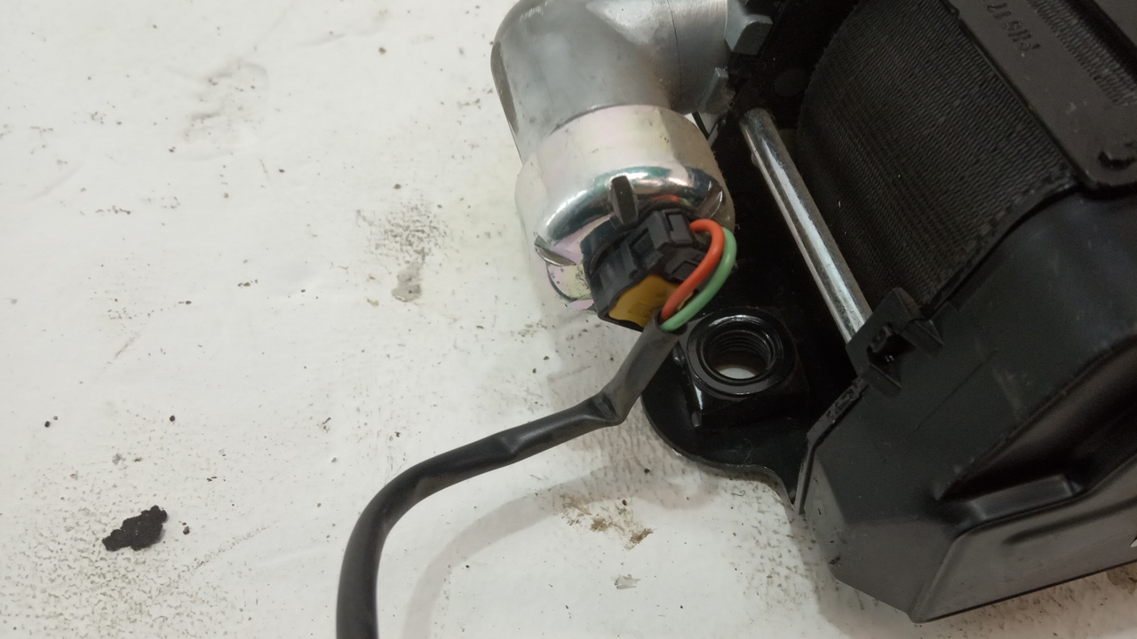 Ремень безопасности с пиропатроном