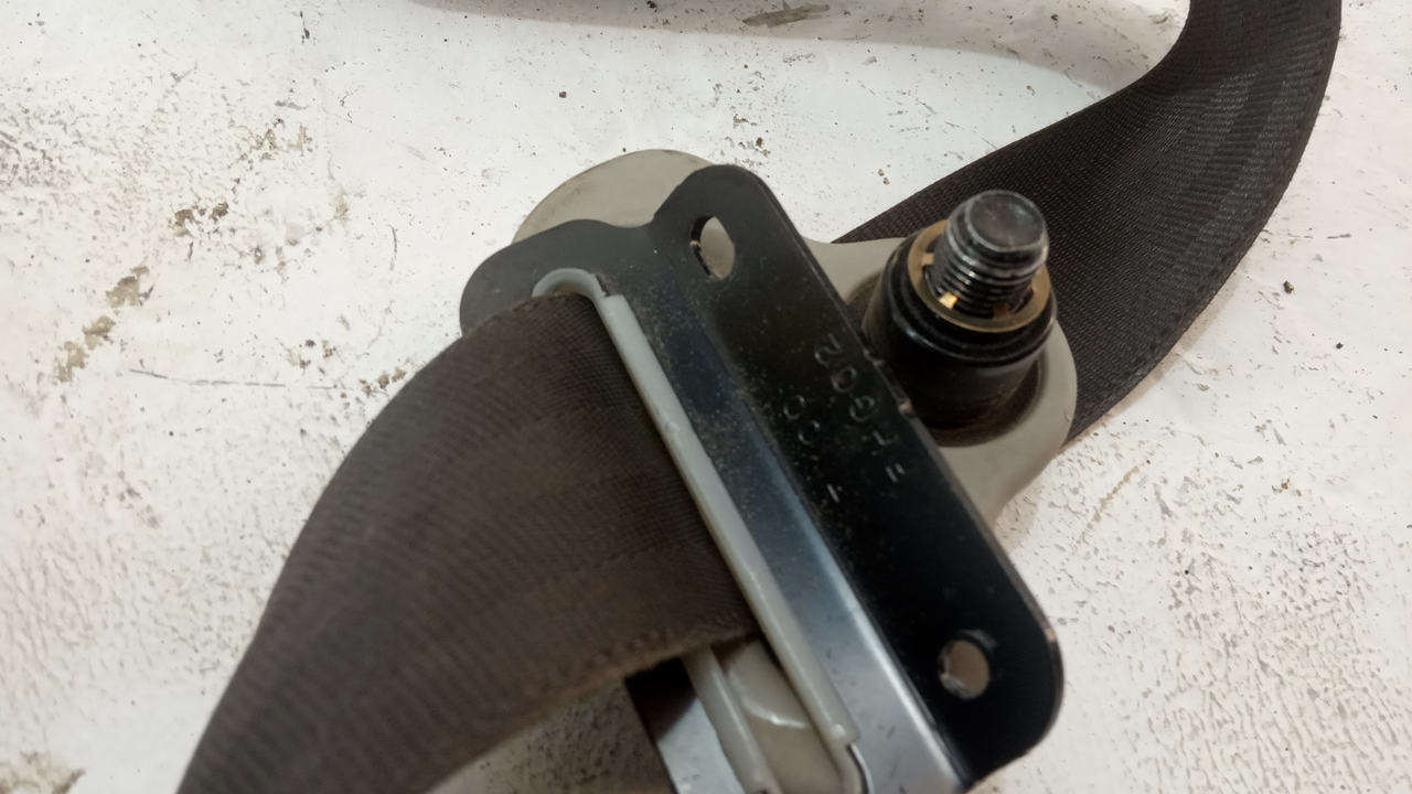 Ремень безопасности с пиропатроном