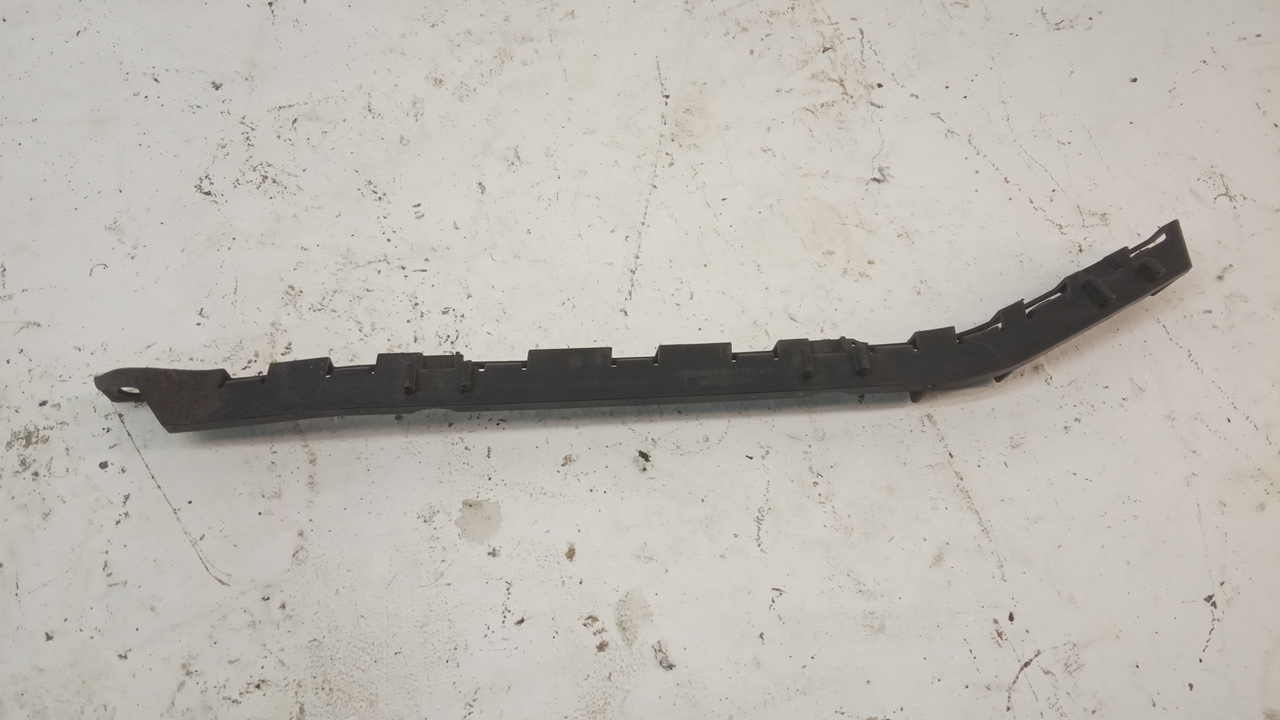 Кронштейн заднего бампера правый