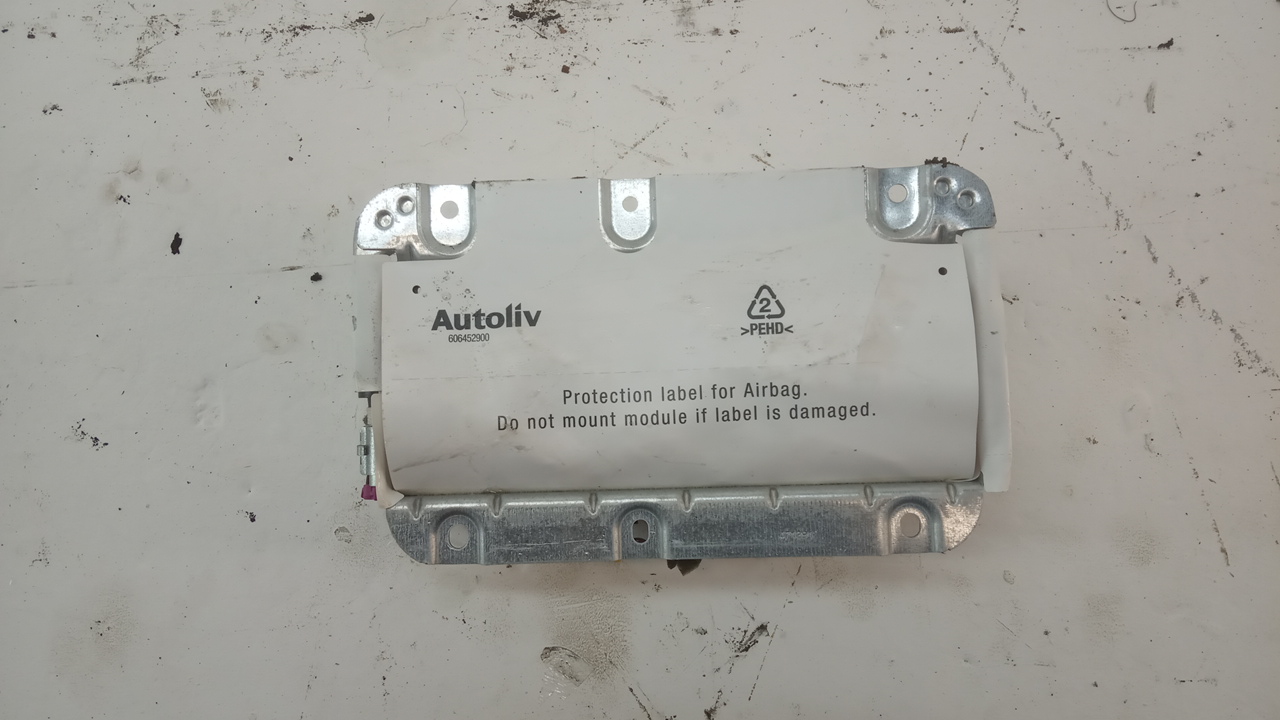 Подушка безопасности пассажирская (в торпедо)