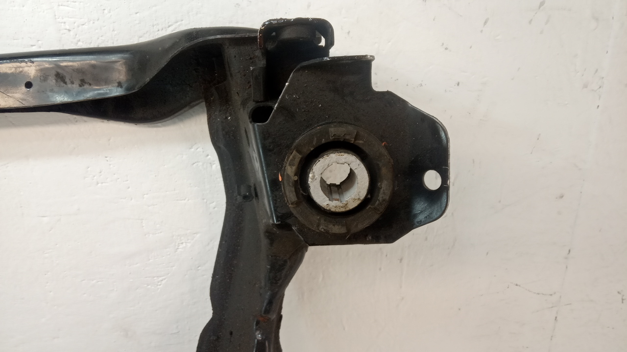 Балка подмоторная