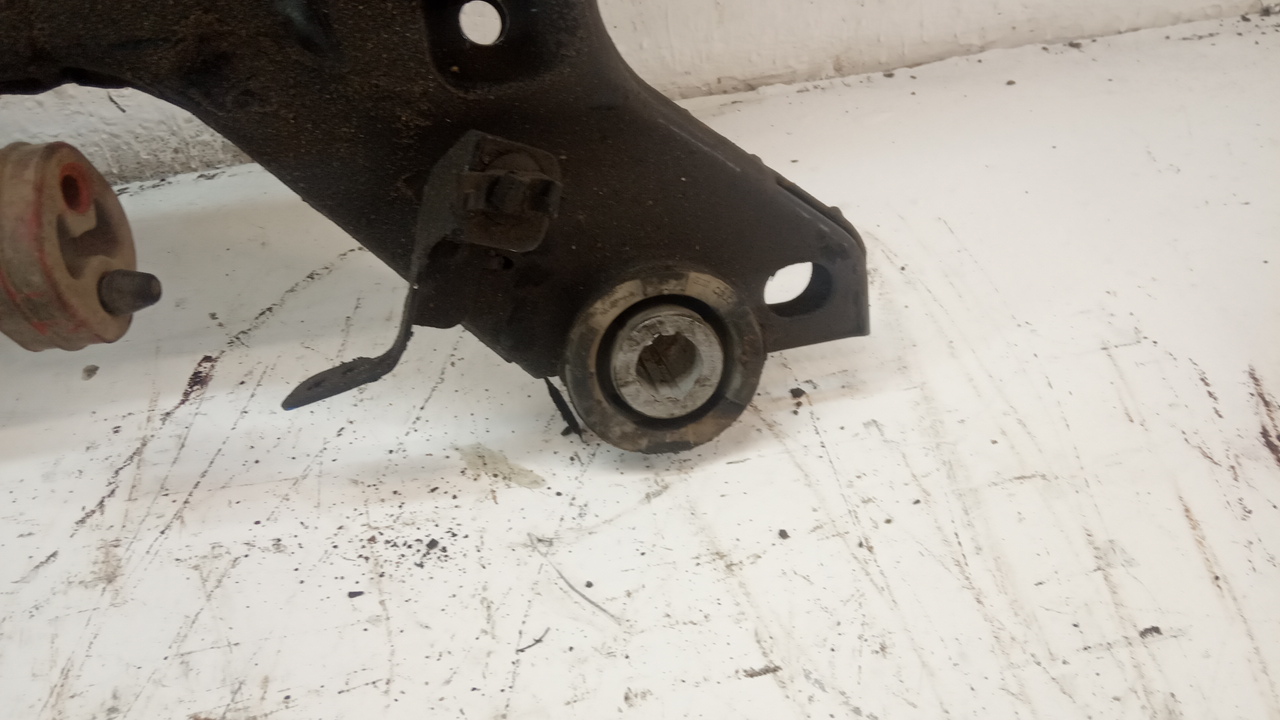 Балка подмоторная