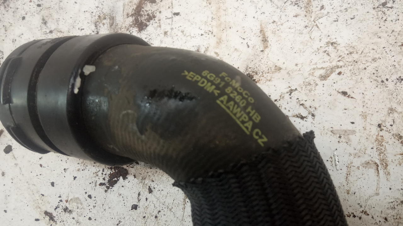 Патрубок радиатора