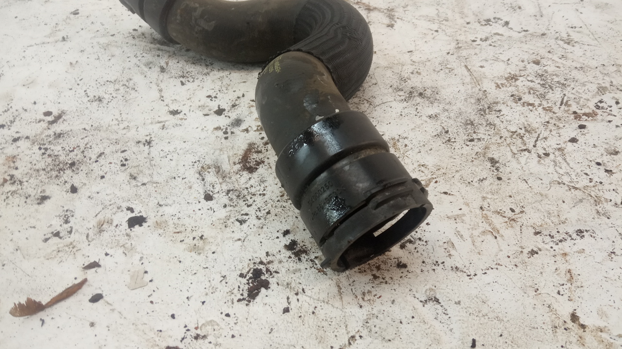 Патрубок радиатора