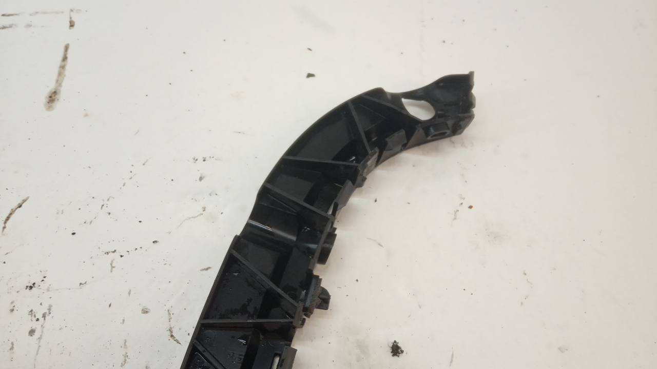 Кронштейн заднего бампера правый