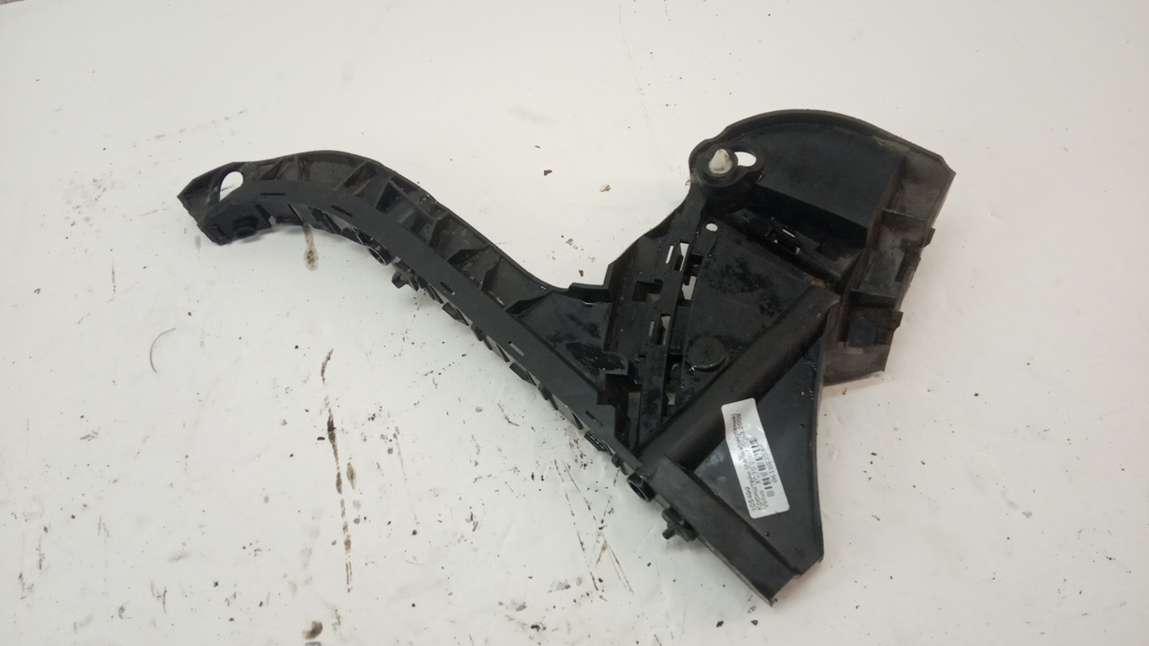 Кронштейн заднего бампера правый