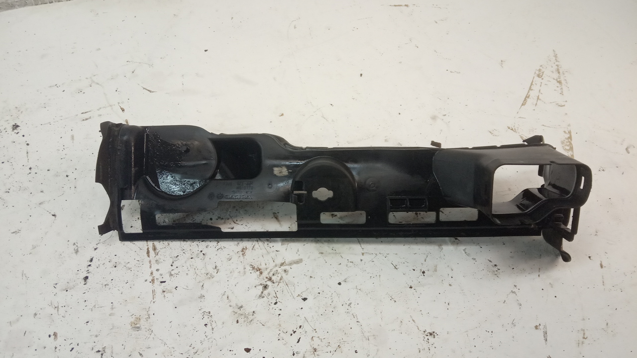 Воздуховод радиатора левый