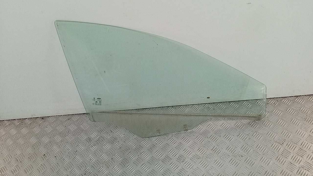 Стекло двери передней правой