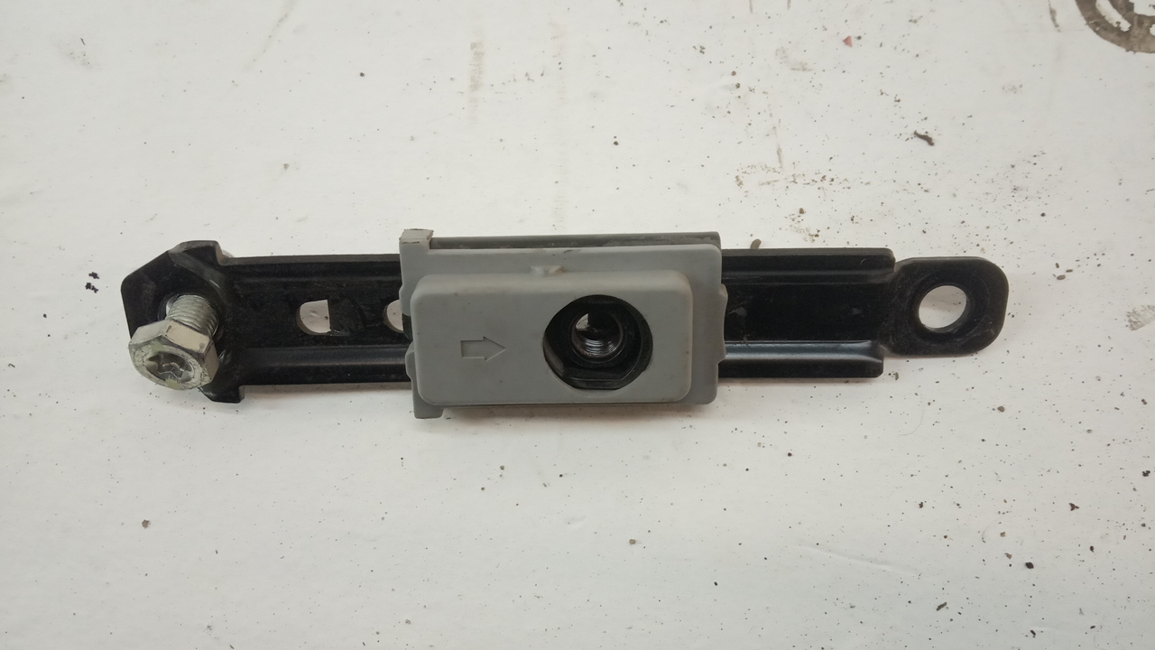 Механизм регулировки ремня безопасности