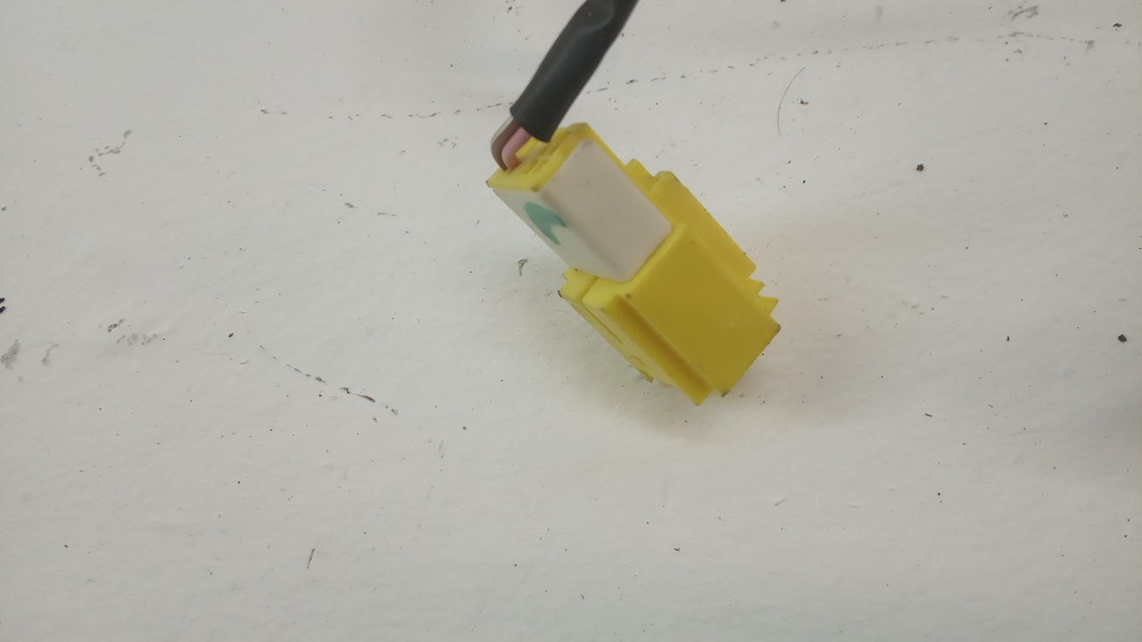 Ответная часть ремня безопасности