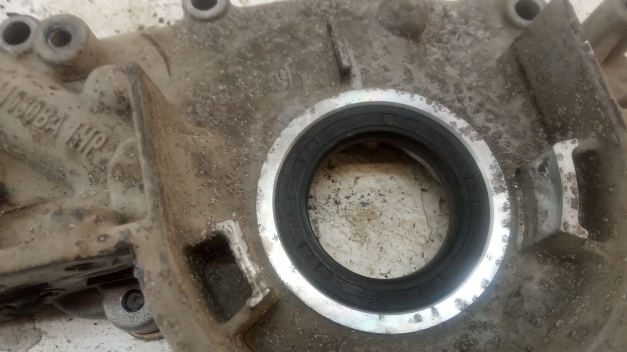 Насос масляный