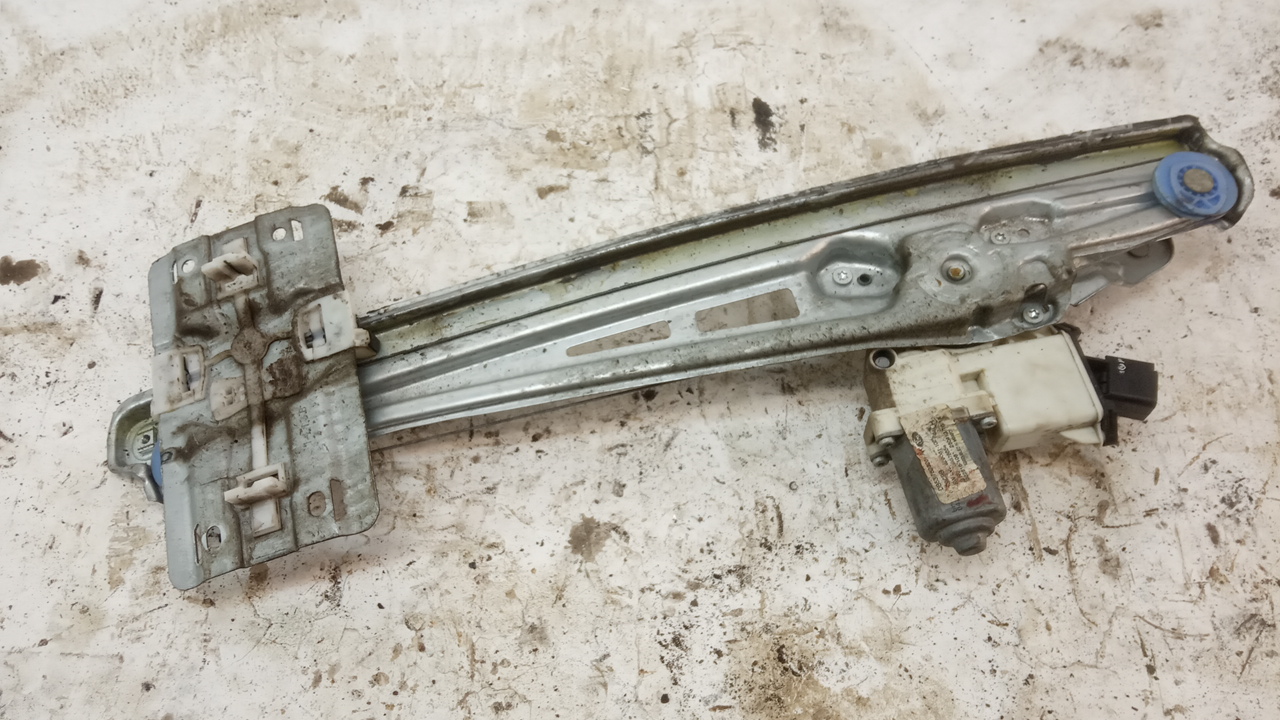 Стеклоподъемник электр. передний левый