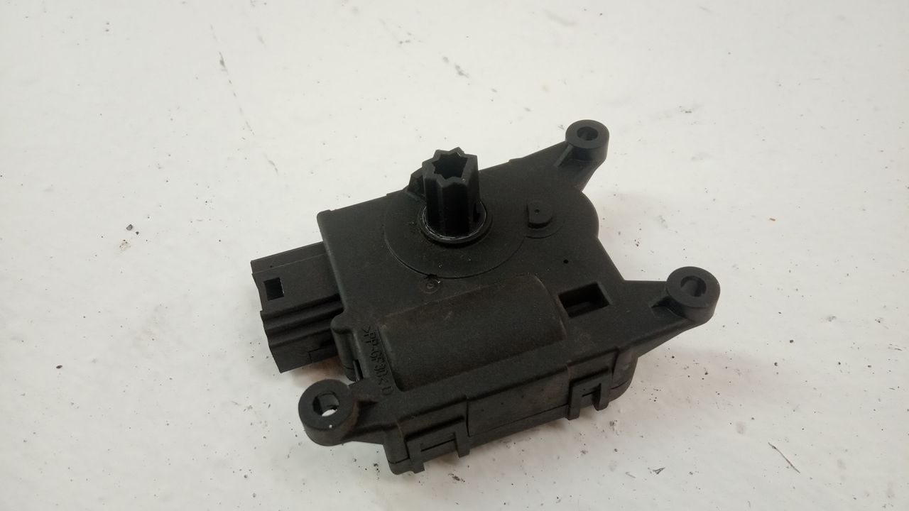 Моторчик заслонки печки