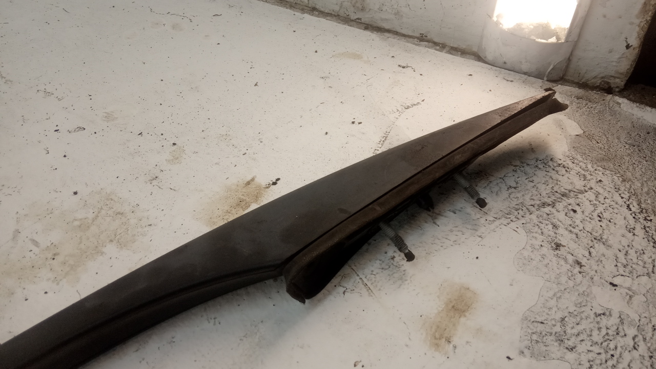 Рейлинг (релинг) правый (планка на крышу)