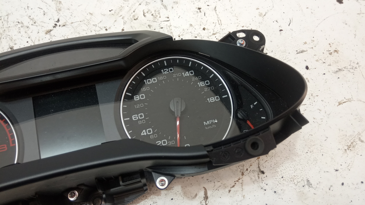 Панель приборов