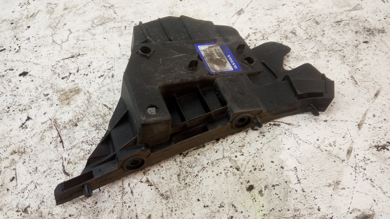 Кронштейн переднего бампера правый