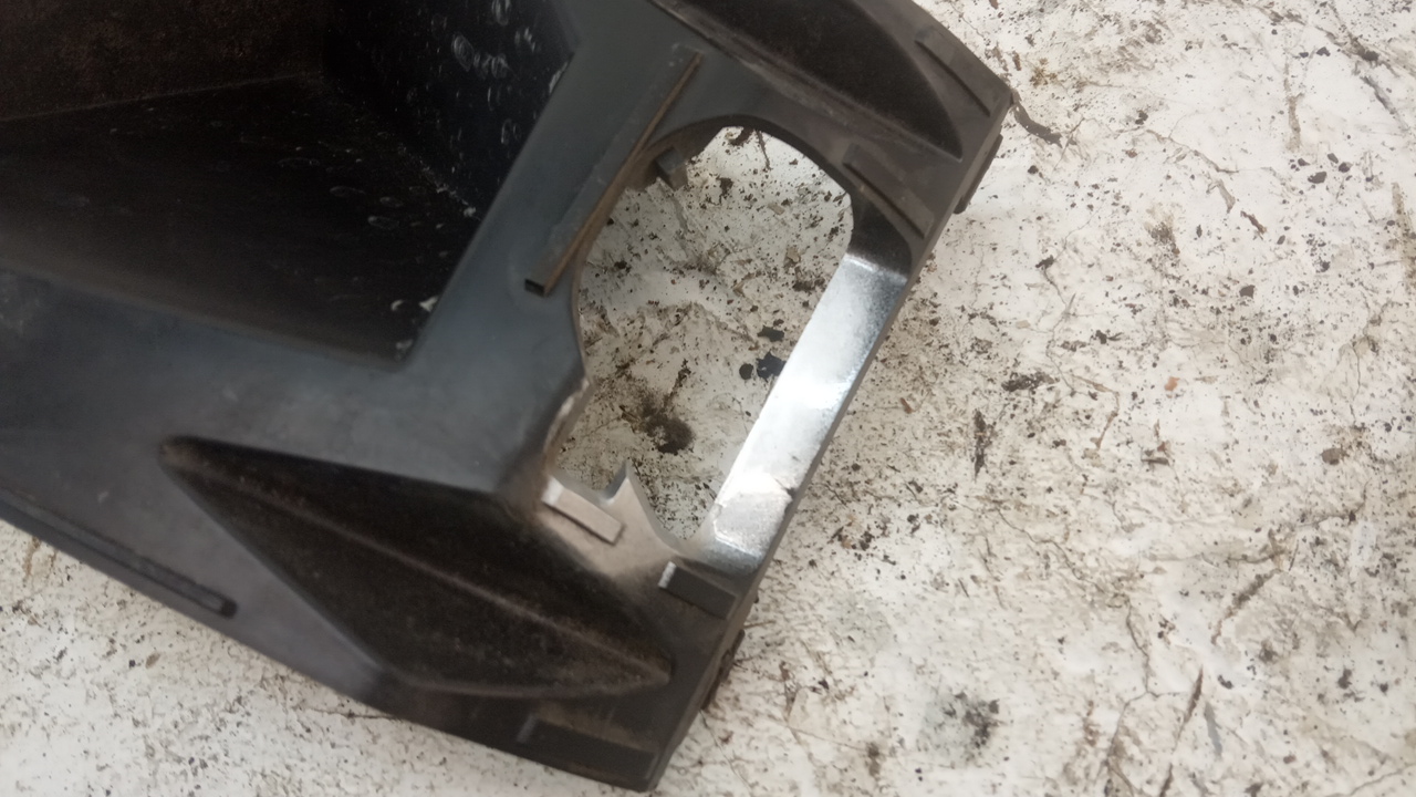 Кронштейн форсунки омывателя фары