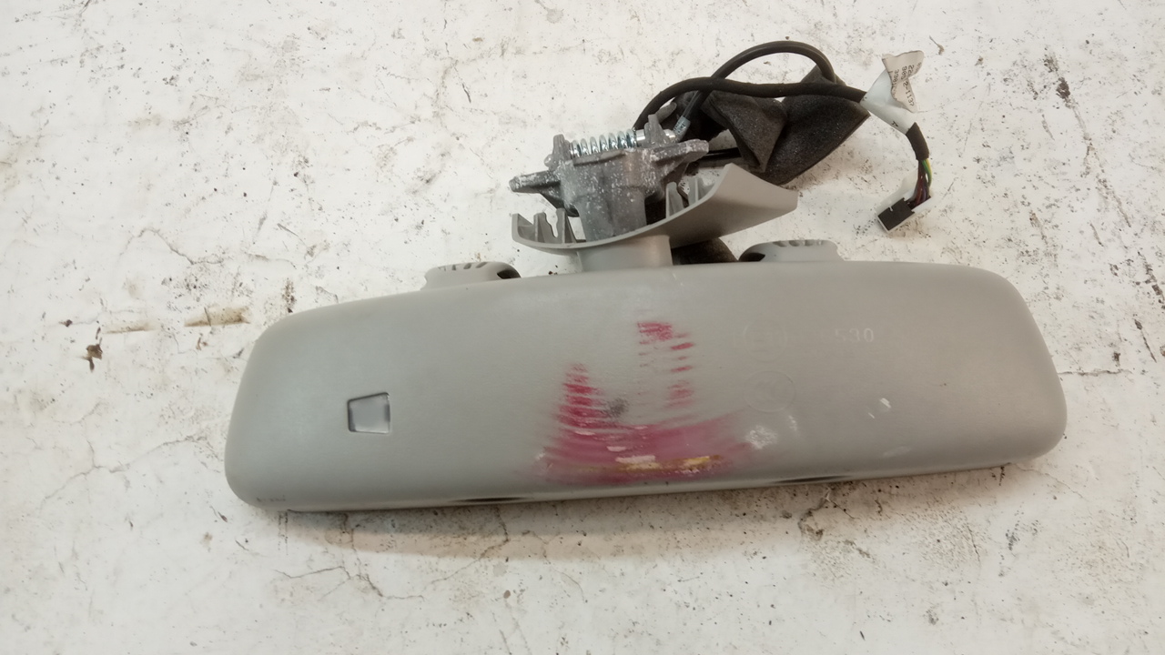 Зеркало заднего вида