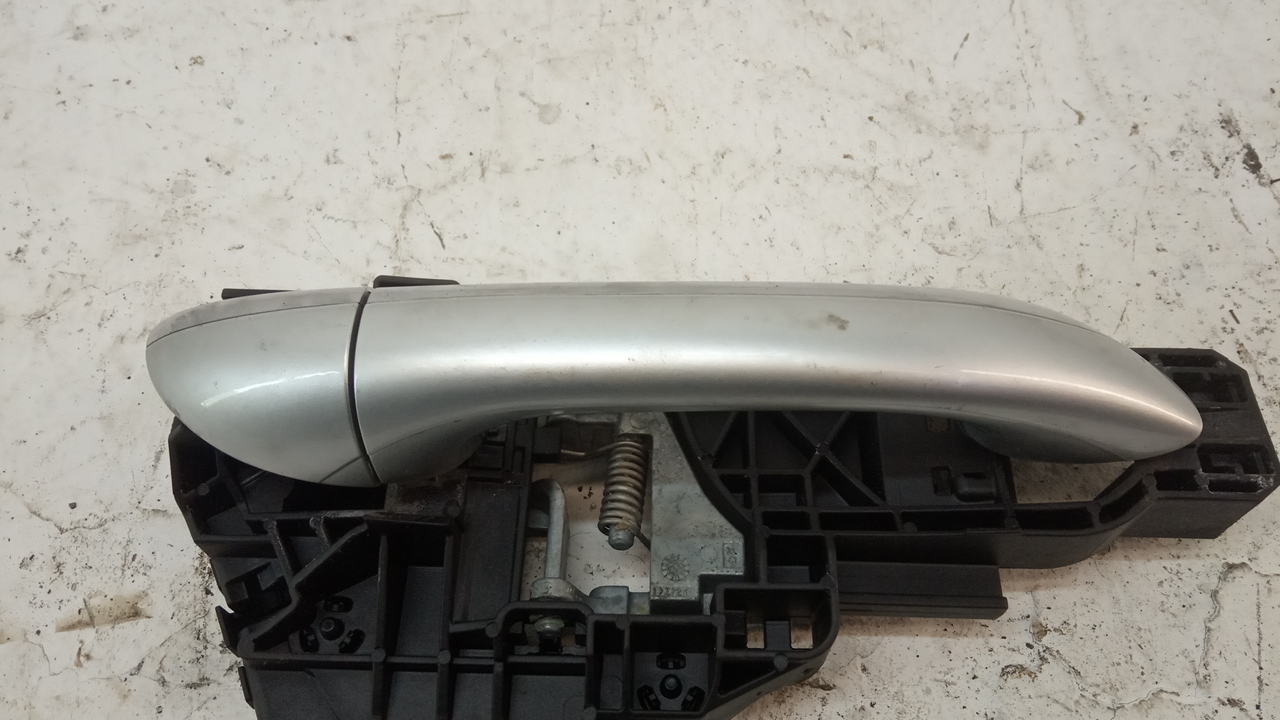 Ручка двери наружная правая