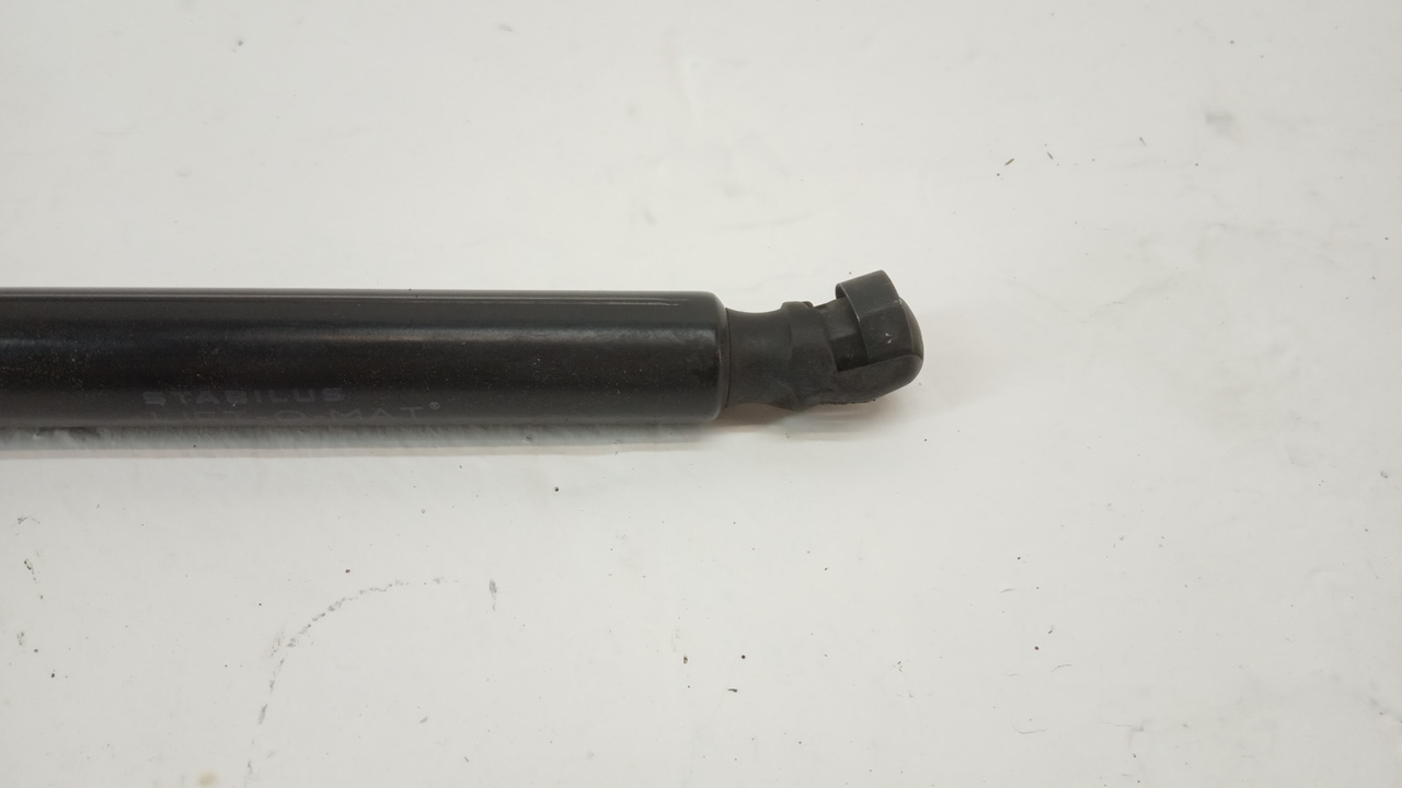 Амортизатор двери багажника