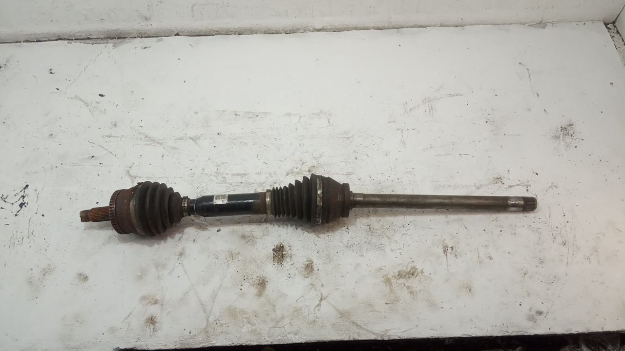 Полуось правая (привод)