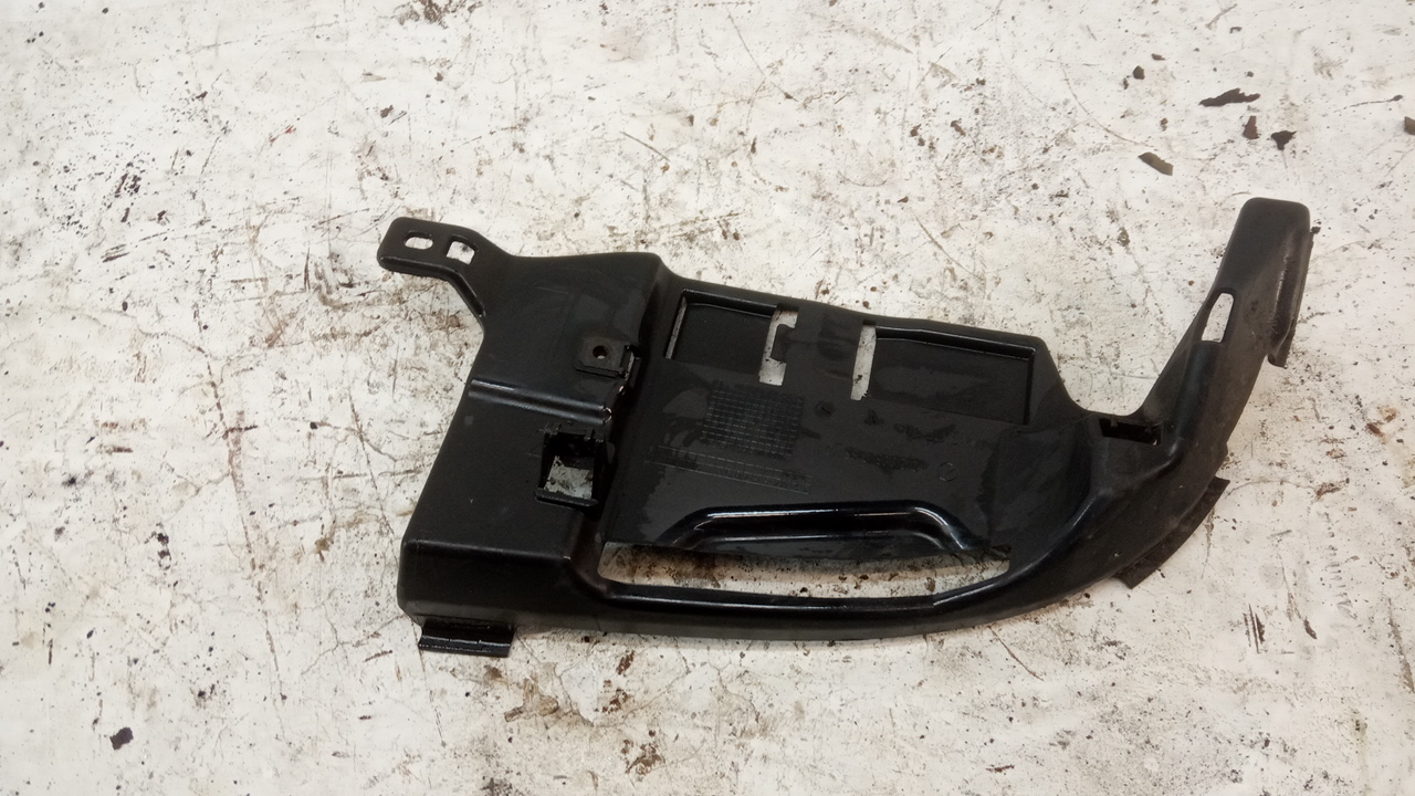 Кронштейн заднего бампера левый