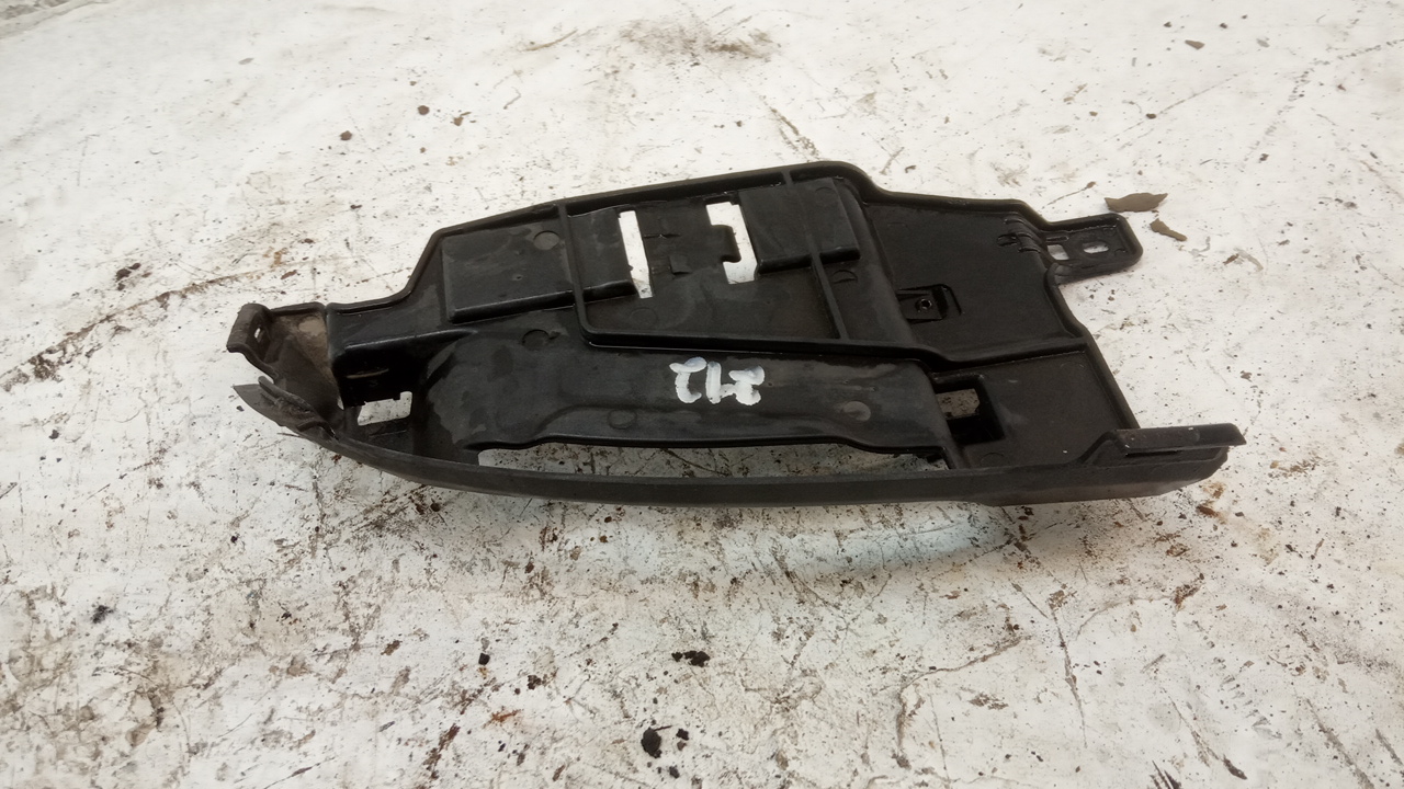 Кронштейн заднего бампера левый