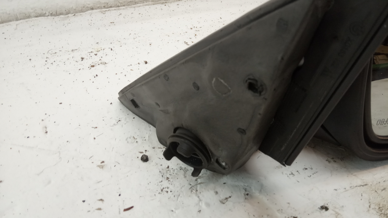 Зеркало правое электрическое