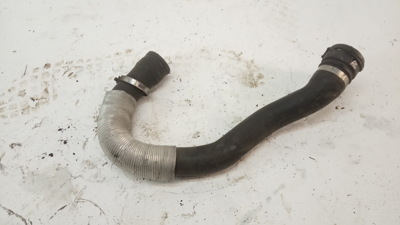 Патрубок радиатора