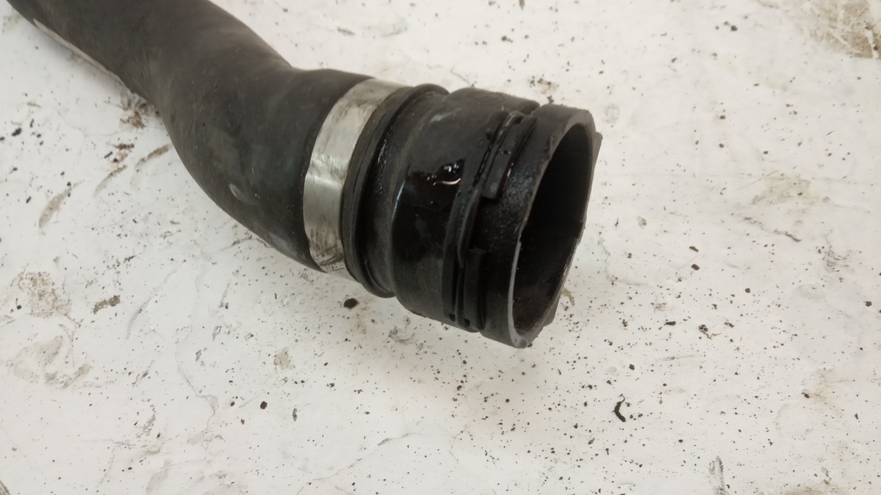 Патрубок радиатора