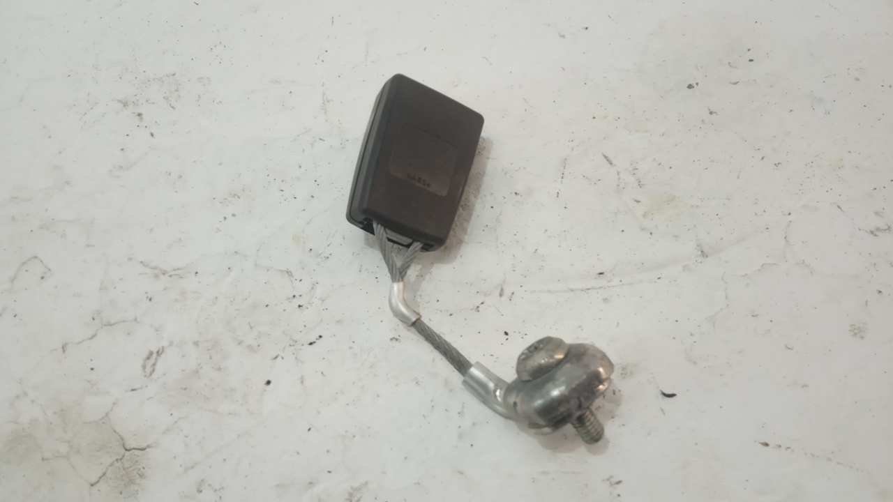 Ответная часть ремня безопасности