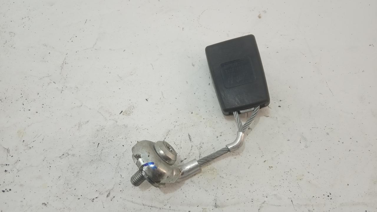 Ответная часть ремня безопасности