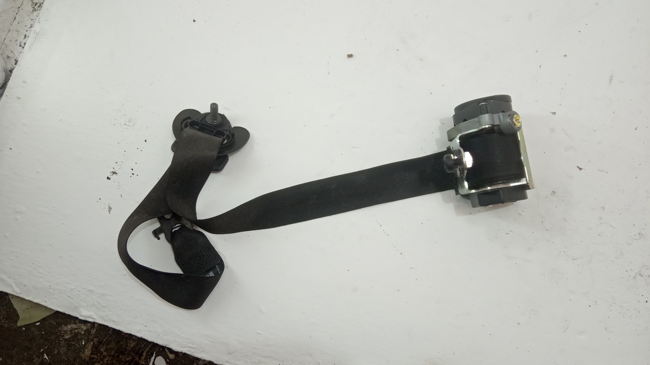 Ремень безопасности с пиропатроном