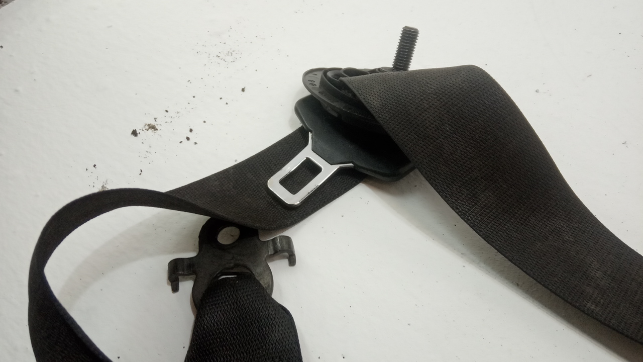 Ремень безопасности с пиропатроном