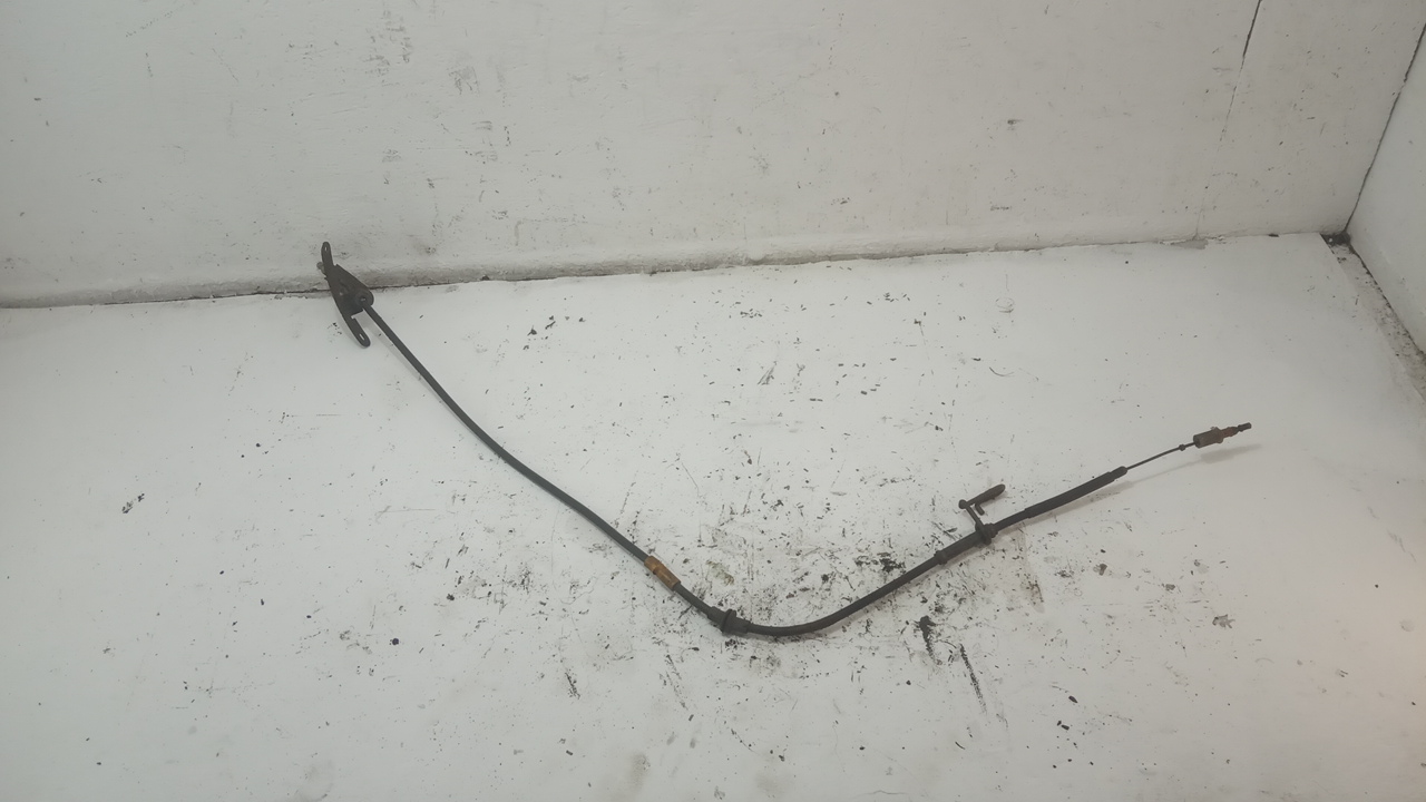 Трос стояночного тормоза правый