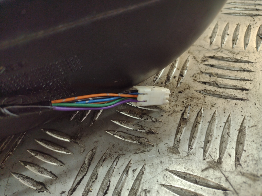 Зеркало правое электрическое