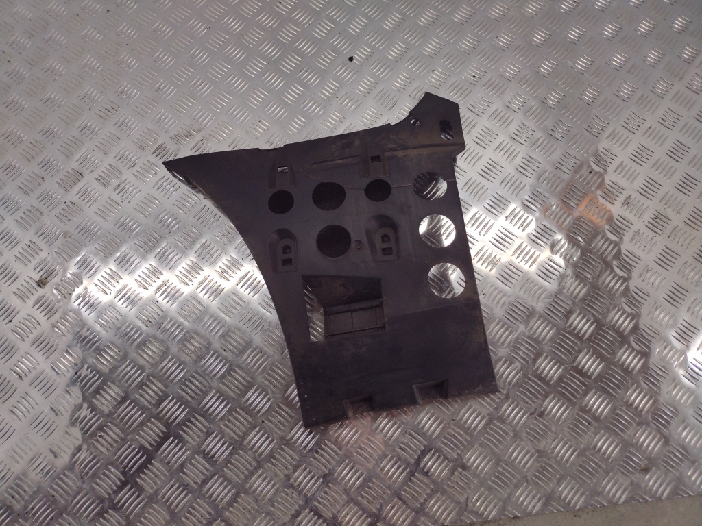 Кронштейн заднего бампера левый