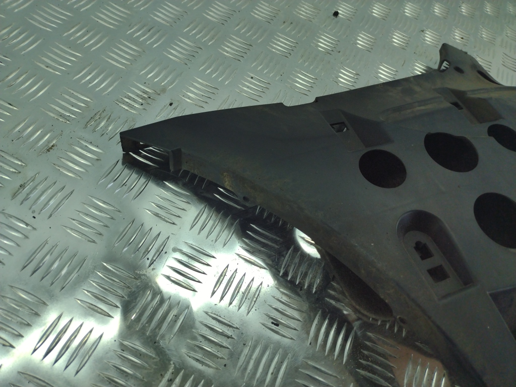 Кронштейн заднего бампера левый