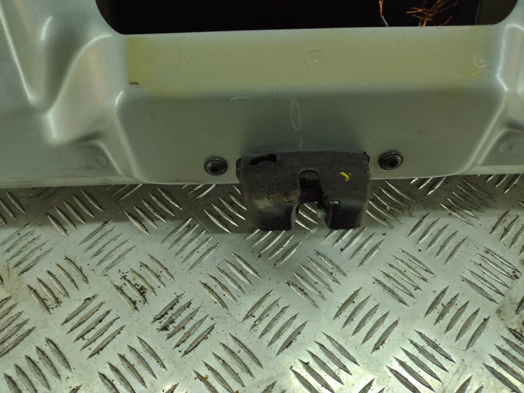 Замок багажника