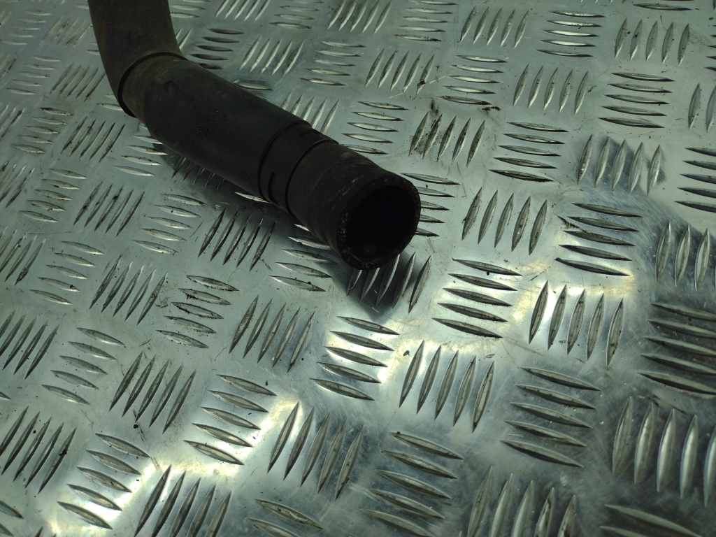 Патрубок радиатора